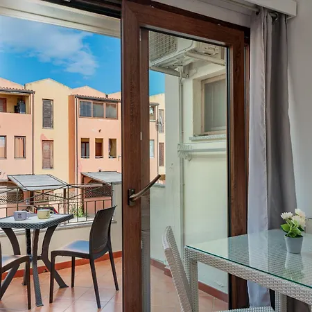 Studio's Pavese, Aeroporto Apartment *
