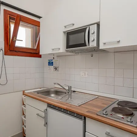 Studio's Pavese * אולביה