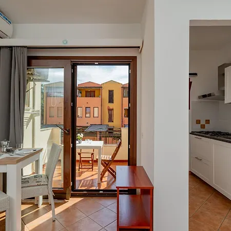 Studio's Pavese Daire Olbia