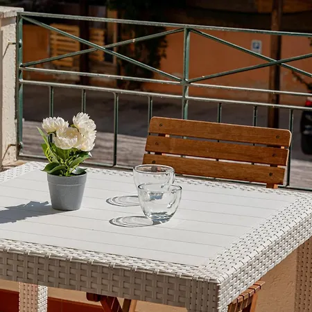 Studio's Pavese אולביה